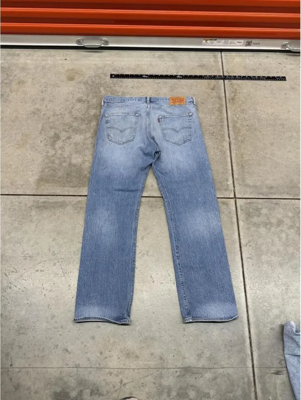 vintage levis 501 faded blue straight fit leg jeans size 36 x 32